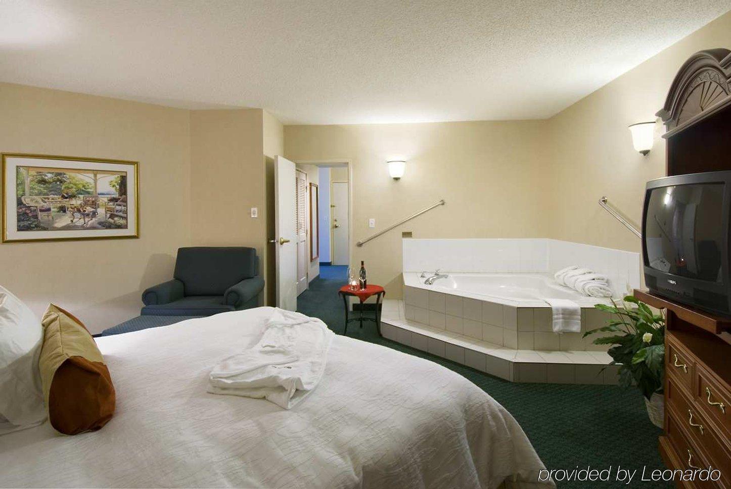 Hilton Garden Inn Calgary Airport Pokój zdjęcie